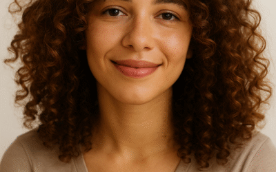 Frizz en cabello rizado: cómo eliminarlo y mantener rizos definidos